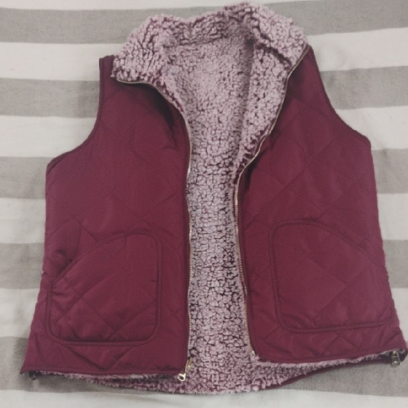 Women's Reversible Burgundy Purple Sherpa Vest - Picture 2 of 4